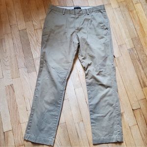 Banana Republic Aiden chinos — excellent used condition
